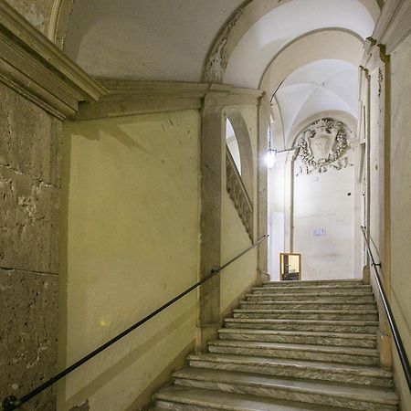 Апартаменты Pantheon Palazzo Nari Рим Экстерьер фото